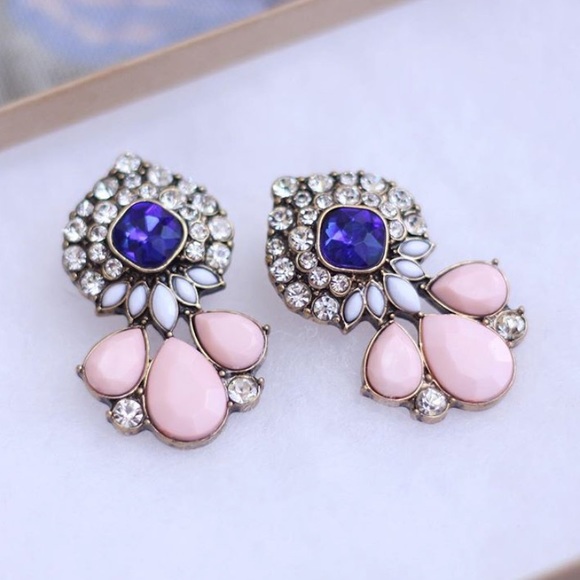 Juliet Vintage Style Earrings - Picture 4 of 8